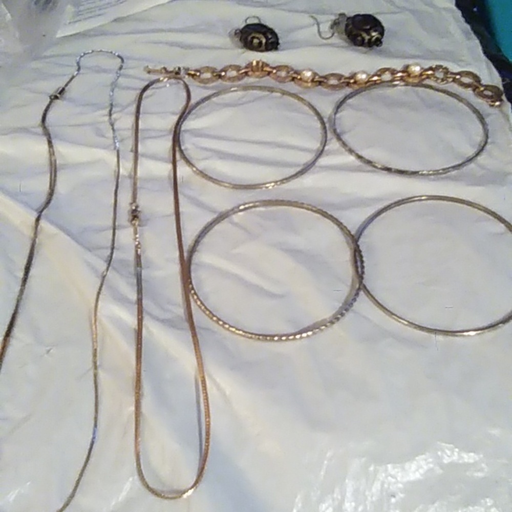 Ladies bracelet, necklaces and earring